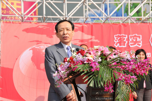 國家質(zhì)檢總局副局長蒲長城宣布國家質(zhì)檢總局2012年3?15國際消費(fèi)者權(quán)益日現(xiàn)場(chǎng)咨詢服務(wù)活動(dòng)開始。